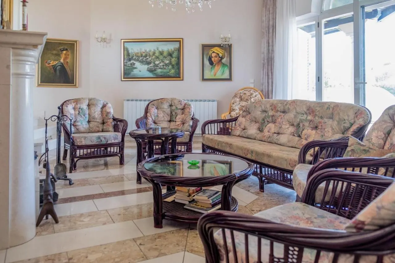 סבודרייה Villa Alberi With Pool
